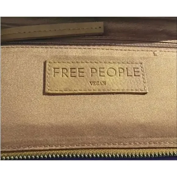 Free People Vegan Leather Zip Wristlet Wallet | NWT | Minimal Chic - Picture 5 of 7